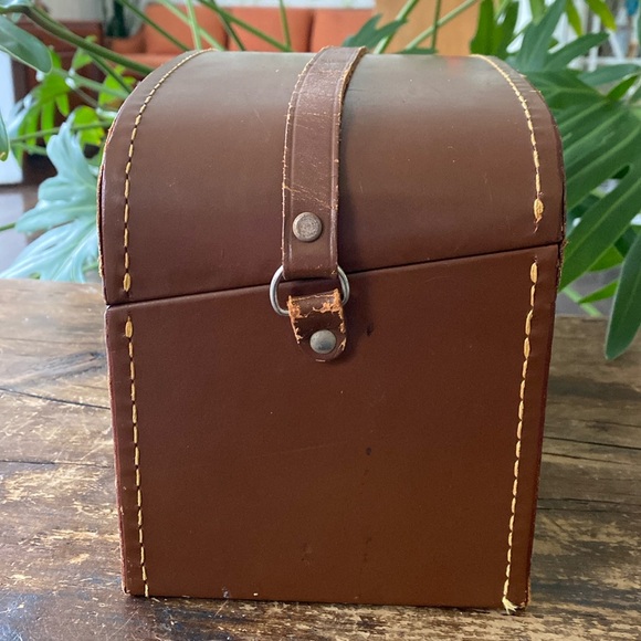 Vintage Bell & Howard Leather 16mm Movie Camera Case - Picture 3 of 11